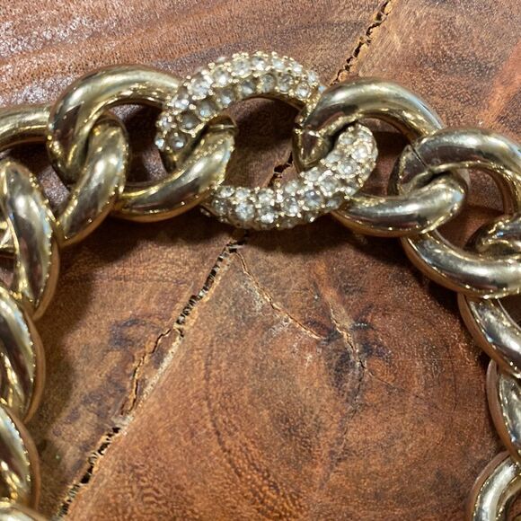 VICTORIA’S Secret gold chunky link bracelet with inset crystal accents - Picture 3 of 5